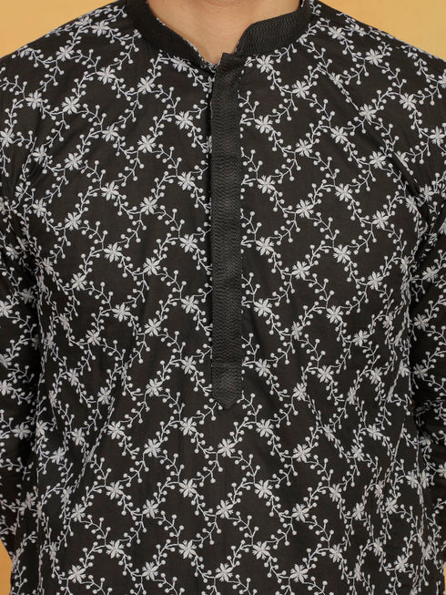 Vastramay Men's Black And White Cotton Kurta And Pyjama Set